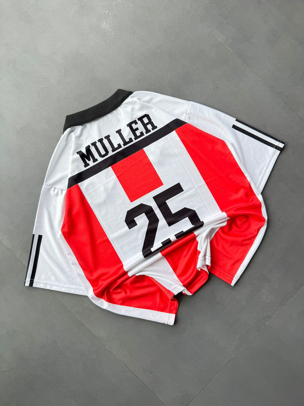 FC Bayern Munich 2000-2001 away (FIVE-SLEEVE jersey) Muller