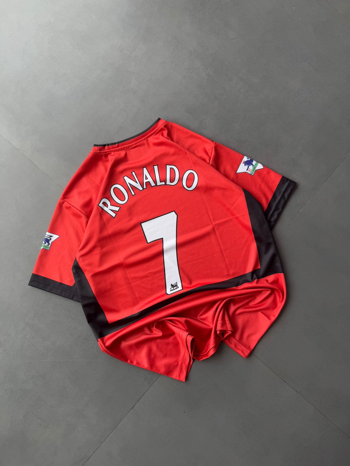 vintage 2002-2004 Manchester United embroidery home (Half-Sleeve Jersey) Ronaldo