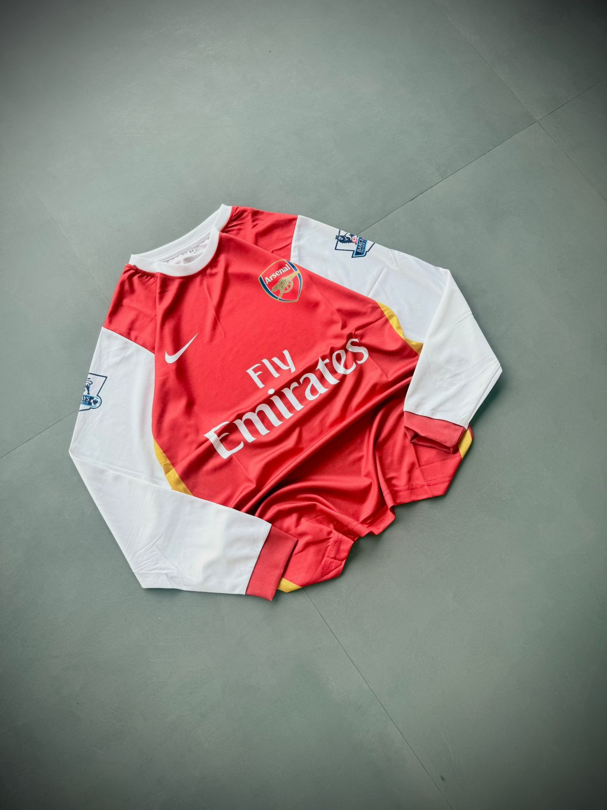 Arsenal 2006–08 Home (Full-Sleeve Jersey) – Van Persie