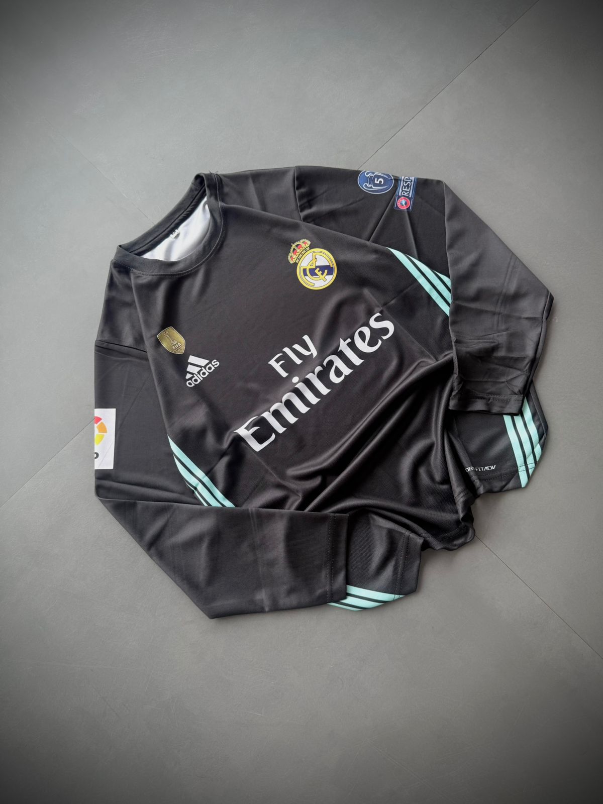 Real Madrid 2017–18 Away Full-Sleeve Jersey – Ronaldo