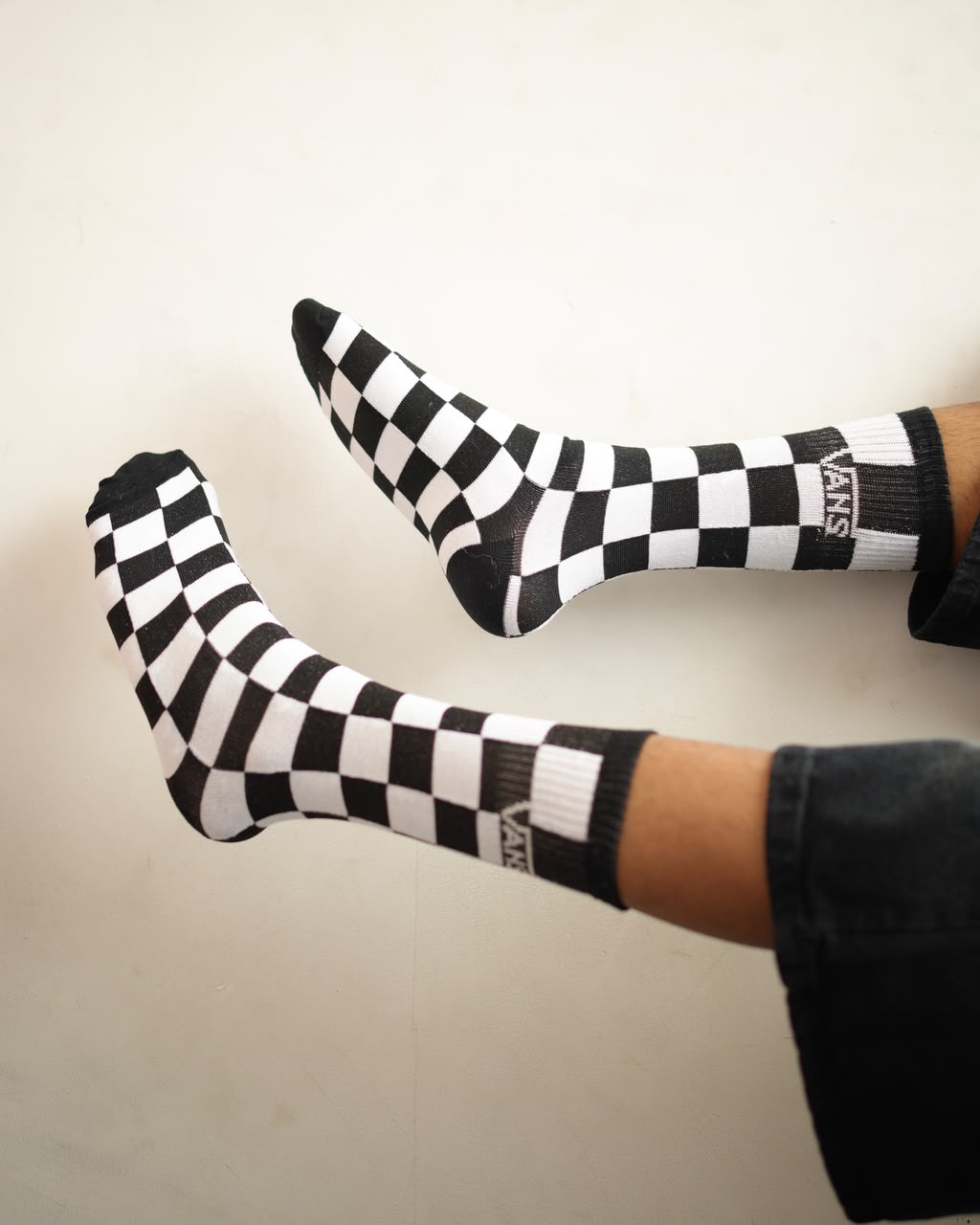 Classic Checkerboard Crew Socks – Black & White