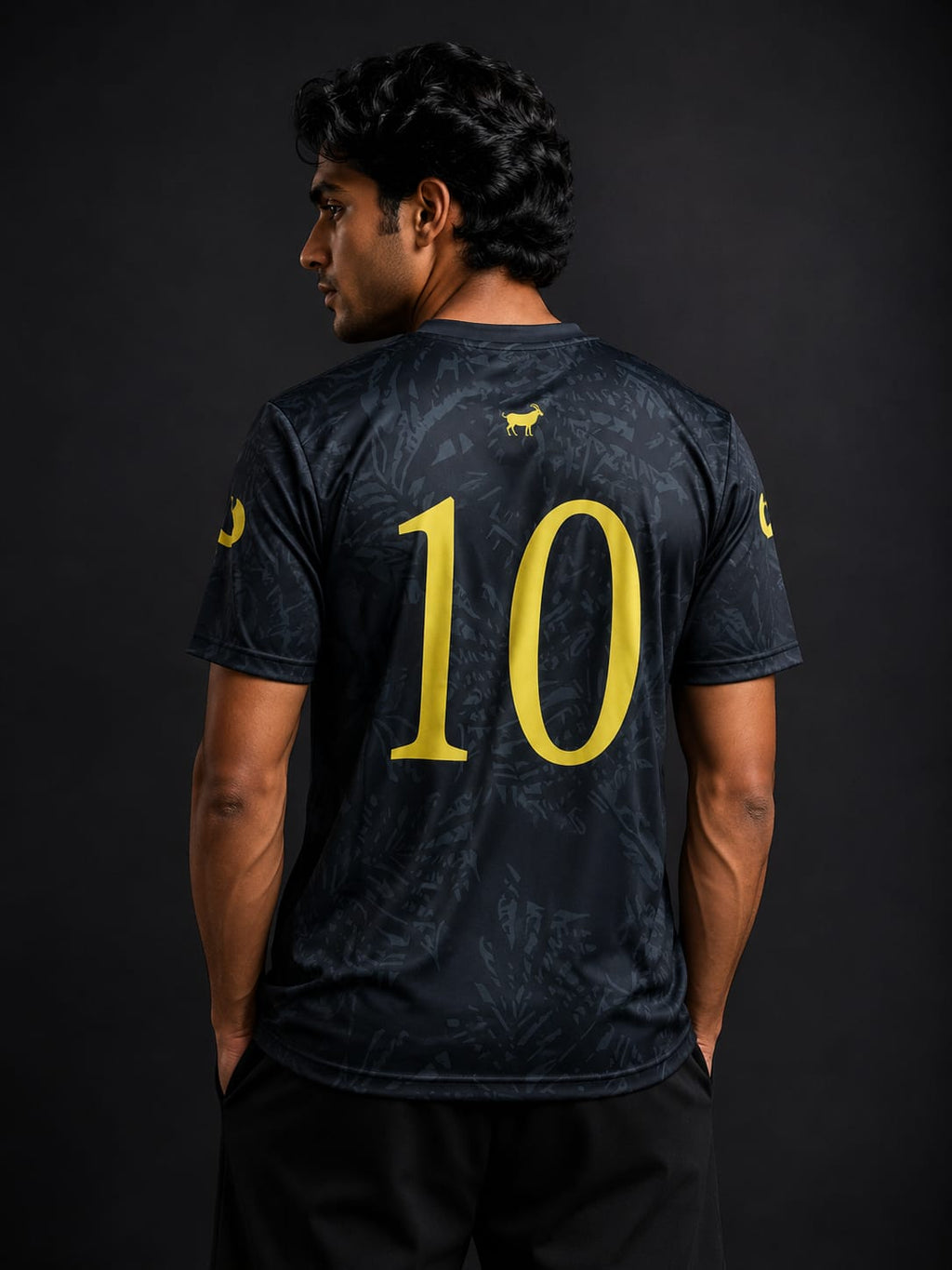 Special Edition Kit M10, featuring a black design with a golden