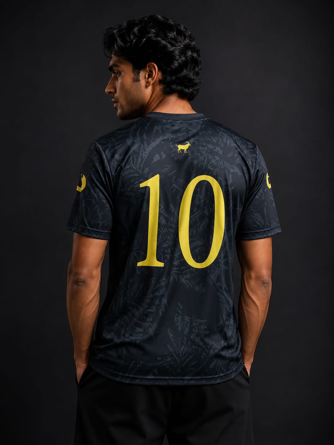 Special Edition Kit M10, featuring a black design with a golden